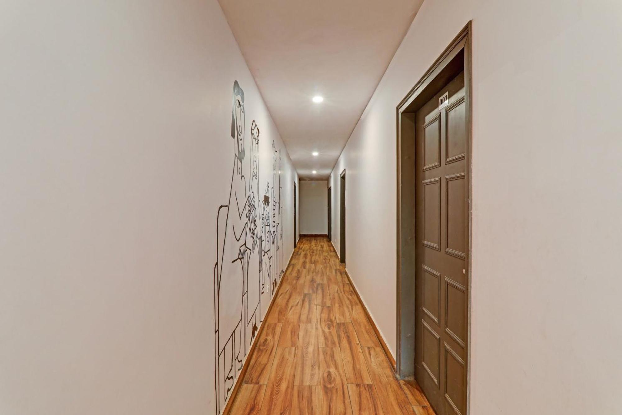 Townhouse The Shubham Hotel Bijnaur Bagian luar foto
