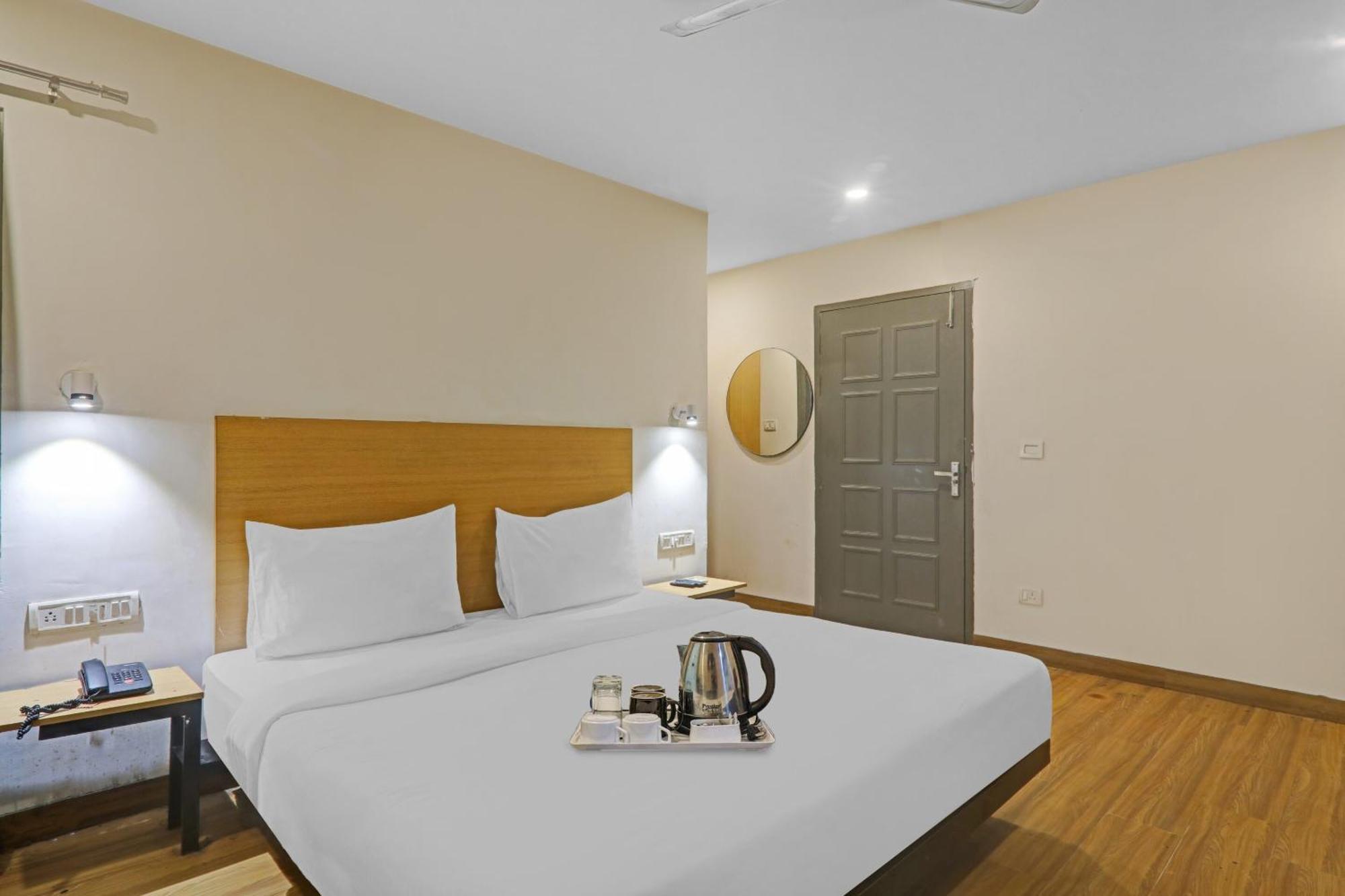 Townhouse The Shubham Hotel Bijnaur Bagian luar foto