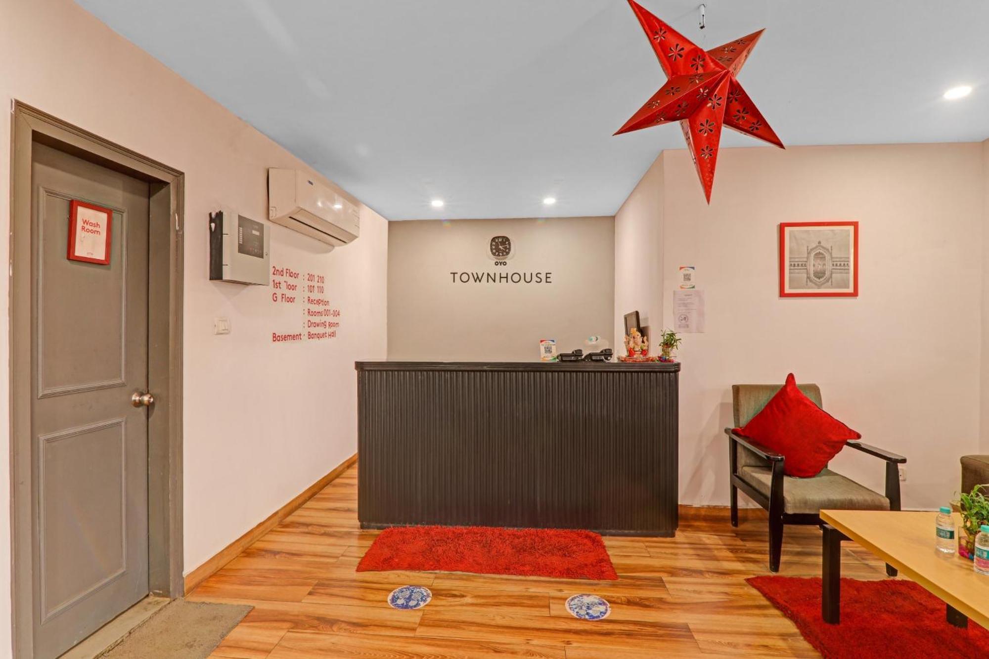 Townhouse The Shubham Hotel Bijnaur Bagian luar foto
