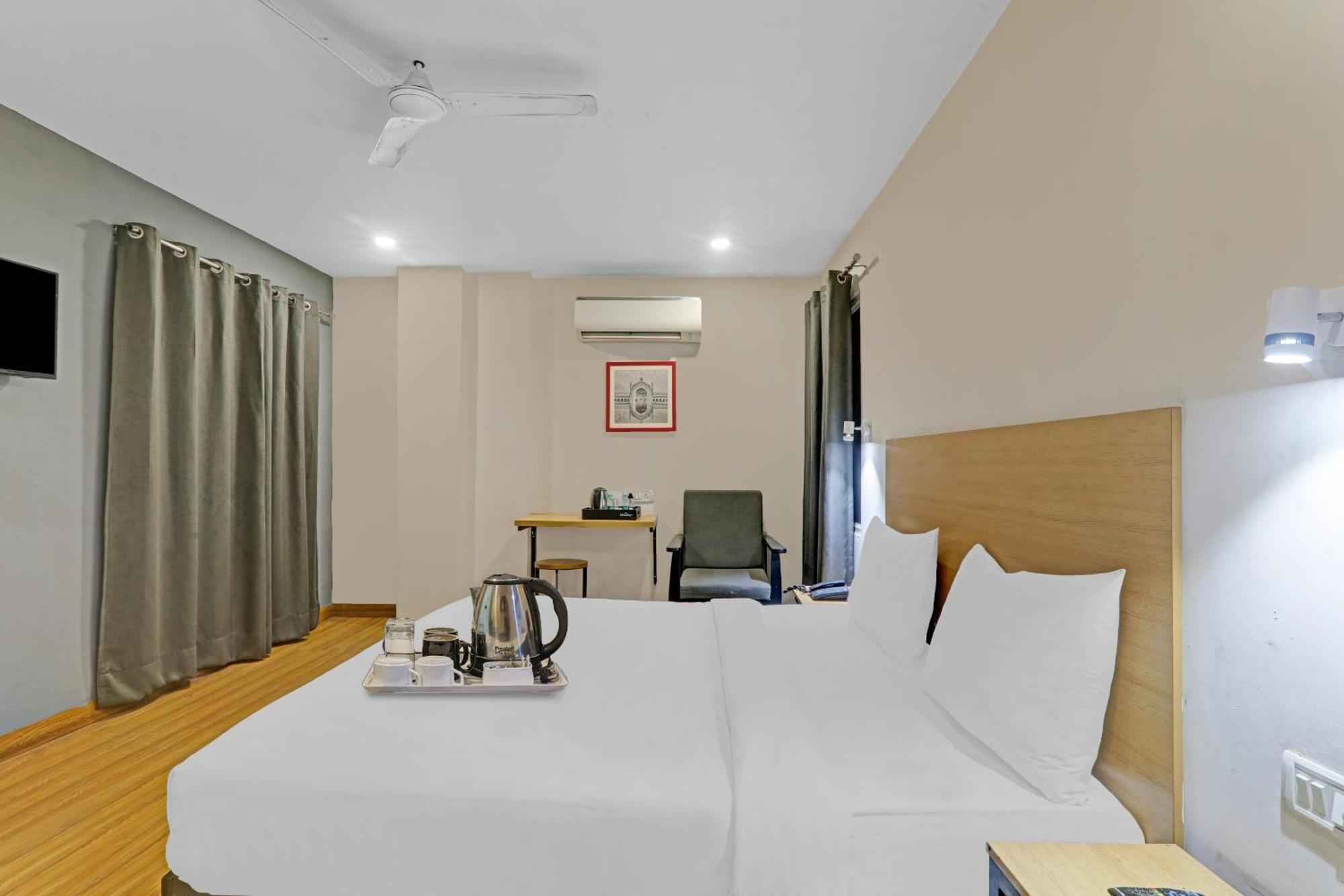 Townhouse The Shubham Hotel Bijnaur Bagian luar foto
